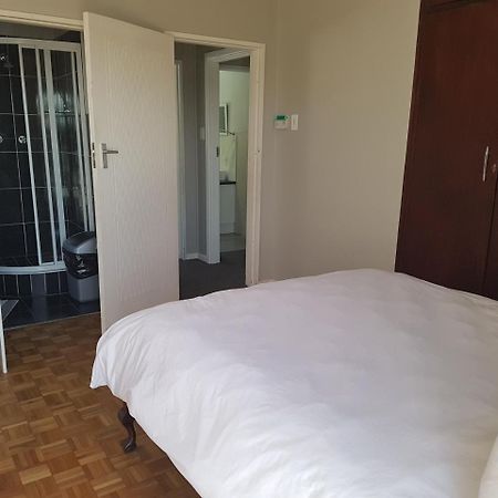Tyday Accommodation Port Elizabeth Exterior foto