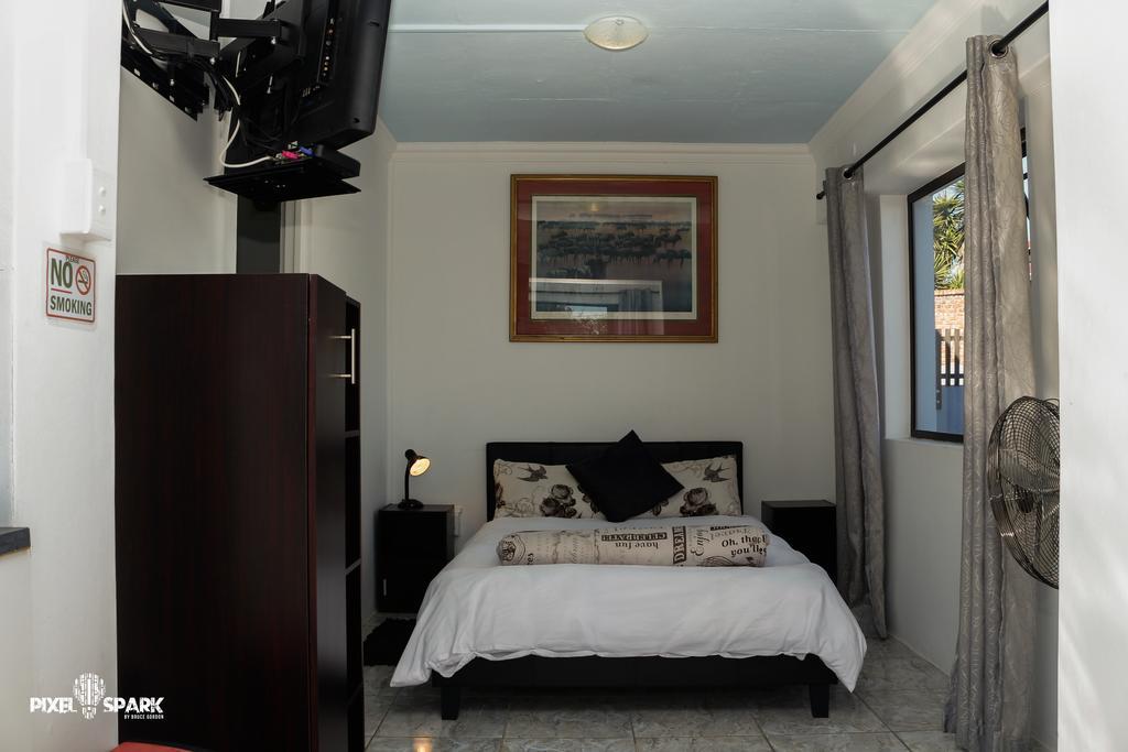 Tyday Accommodation Port Elizabeth Exterior foto